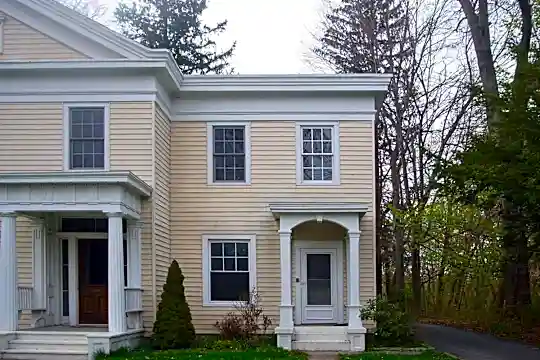 31 Kinderhook St Photo 2
