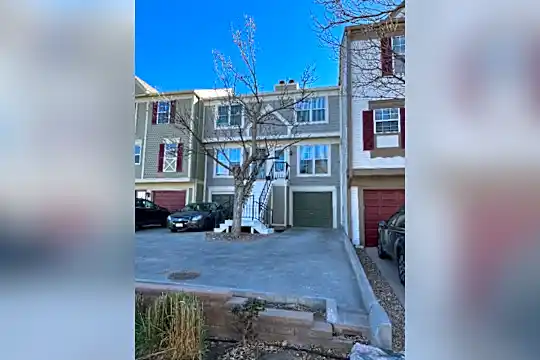 1811 S Quebec Way Photo 1