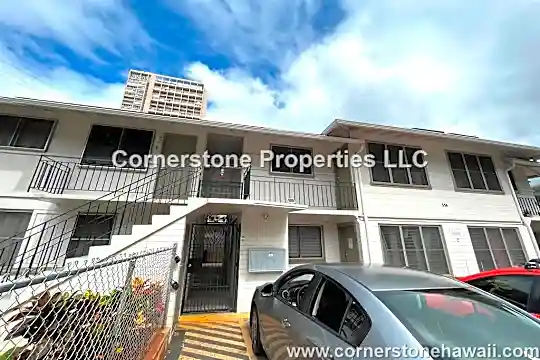 556 Kamoku St Photo 2