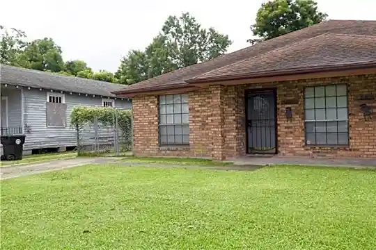 2710 Jasmine St Photo 1