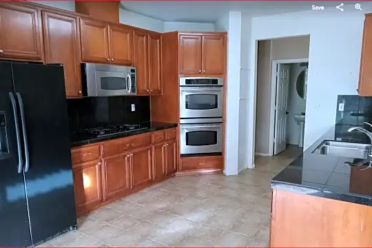 Kitchen.PNG