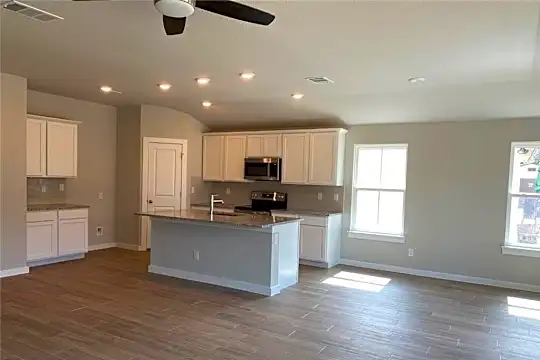 3802 Annapolis Cove Photo 2