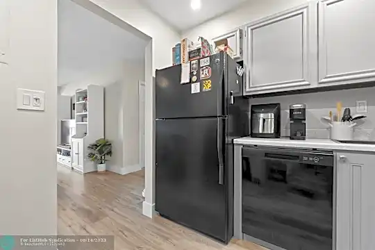 1625 SE 10th Ave #406 Photo 2