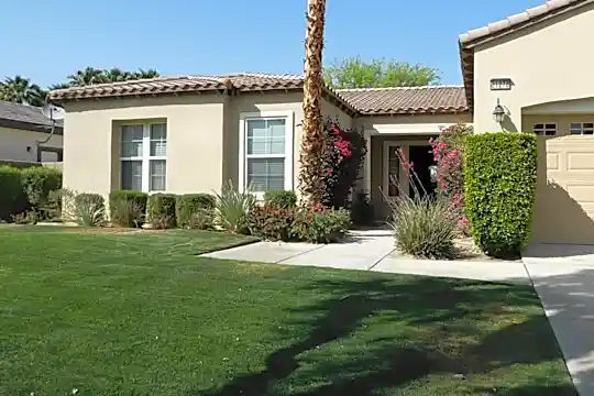 81278 Golden Barrel Way Photo 2
