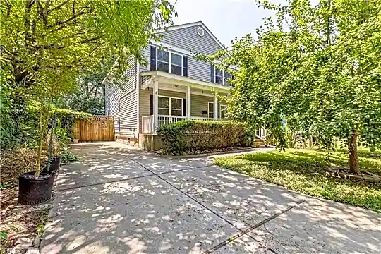 625 Green View Ln Photo 1
