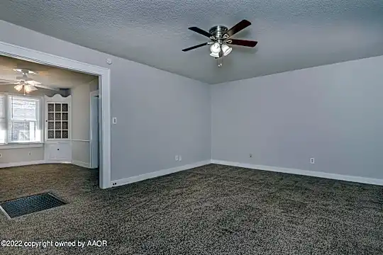 1508 S Hayden St Photo 2