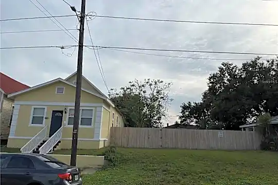 2532 W Beach St Photo 2