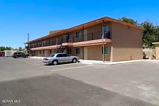 594 Lomaland Dr Photo 2