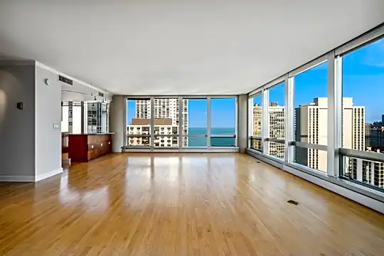 1300 N Astor St #26A Photo 2