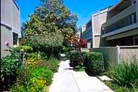 Crescent Manor Photo 2