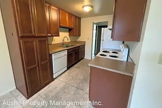 1498 NW Ogden Ave Photo 2