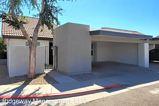 3054 N 24th Lane Photo 2