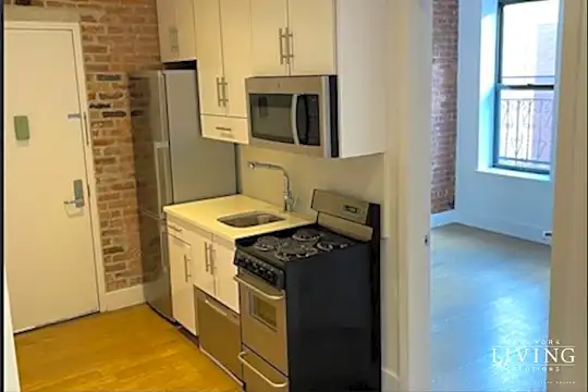 210 Rivington St Photo 1