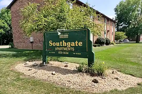 Southgate Apartments Photo 2