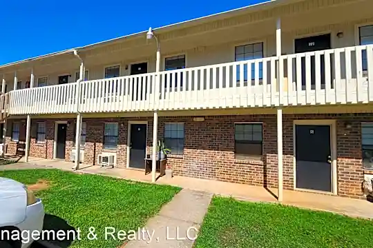 4419 Bonnell Dr Photo 2