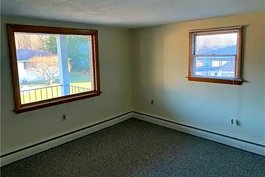 150 Ontario St Photo 2