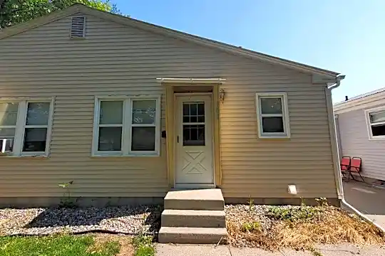709 S 17th St Photo 1