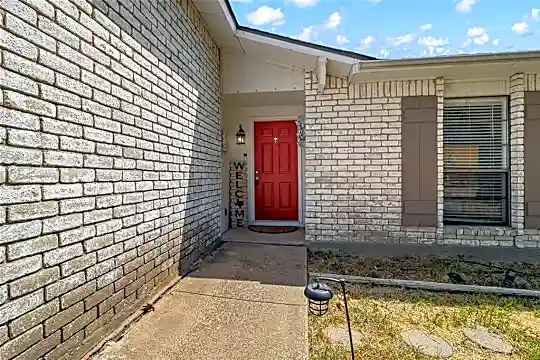 125 W Way Dr Photo 2
