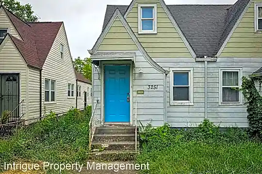 3251 Winthrop Ave Photo 2