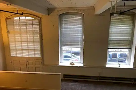 313 Vine St Photo 1