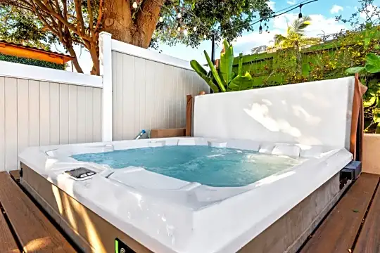 Private Hot tub