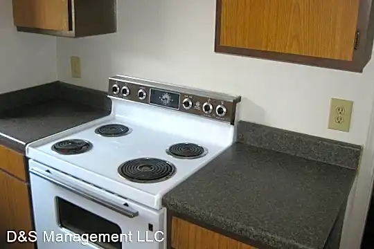 7813 S Douglas Ave Photo 2