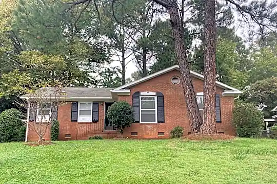 1332 Grovewood Dr Photo 1