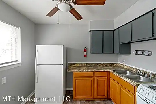 815 George Pl Photo 1