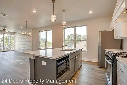 2343 Benbrook Blvd Photo 2