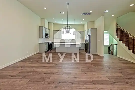 6319 Paddington Bend Drive Photo 2