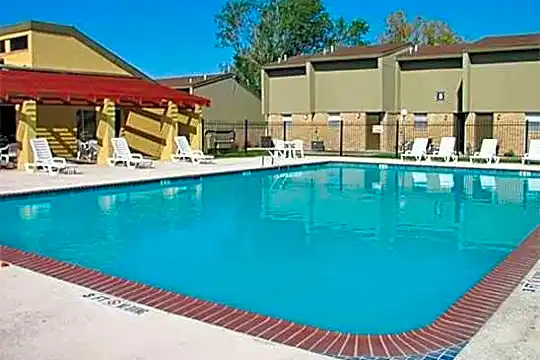 Ivy Plains Photo 1