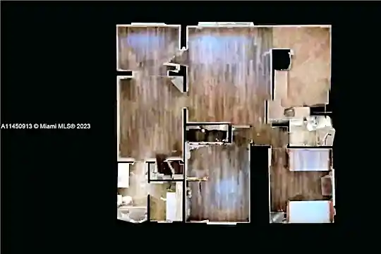 832 NE 10th Ave #FRONT Photo 2
