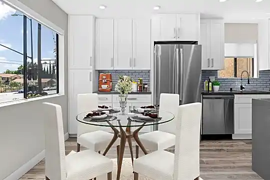 Woodridge Apartments Photo 2
