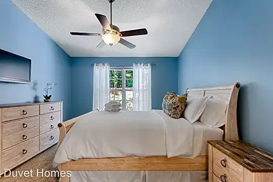 1361 Pinnacle Ln Photo 1