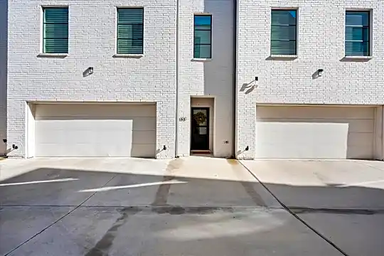2719 Kimsey Dr #103 Photo 2