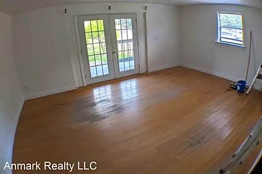 723 44th Ave E Photo 2