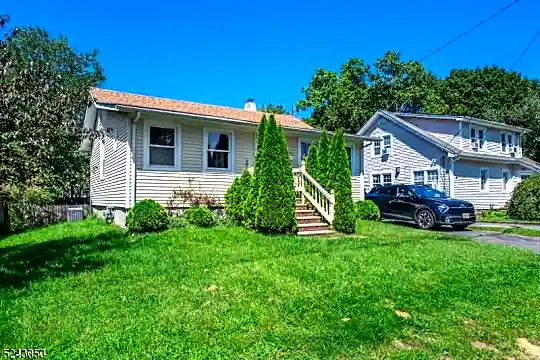 26 S Valley Rd Photo 2