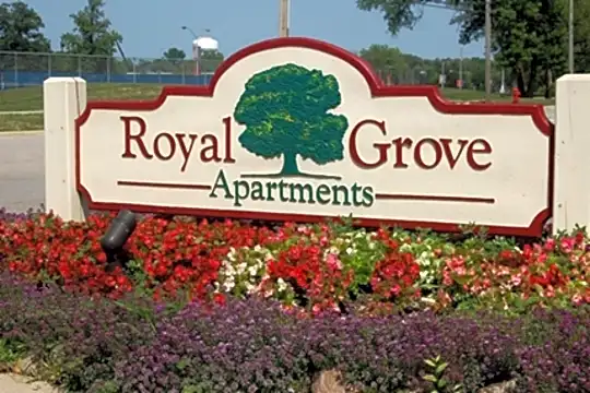 Royal Grove Apartments Photo 1