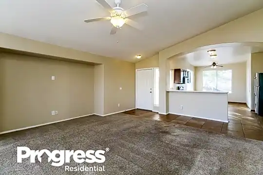 3960 E Redfield Ct Photo 2