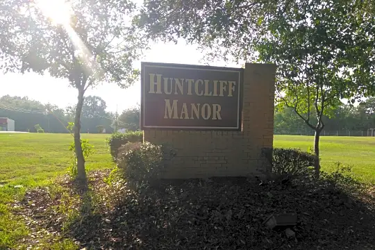 Huntcliff Manor Photo 2