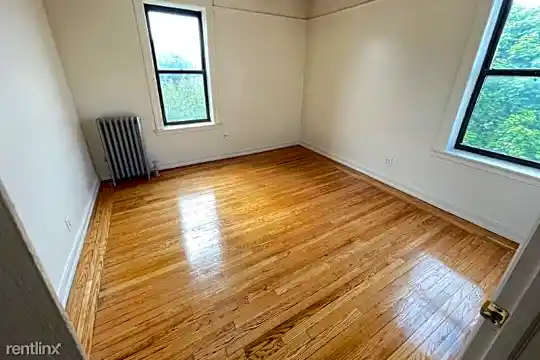 4120 Carpenter Ave Photo 2