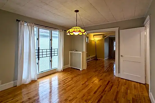 73 Woods Ave Photo 1