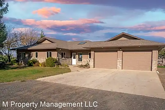 4010 Luebber Ln Photo 1