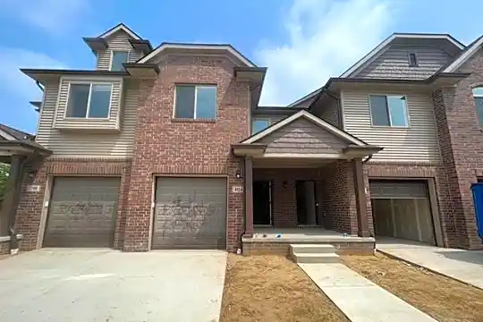 4170 Secluded Pines Dr Photo 1