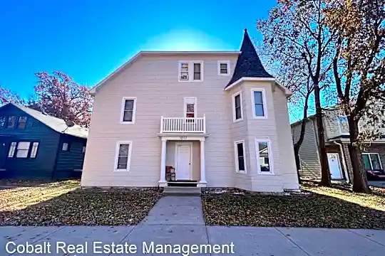 1017 Laramie St Photo 2