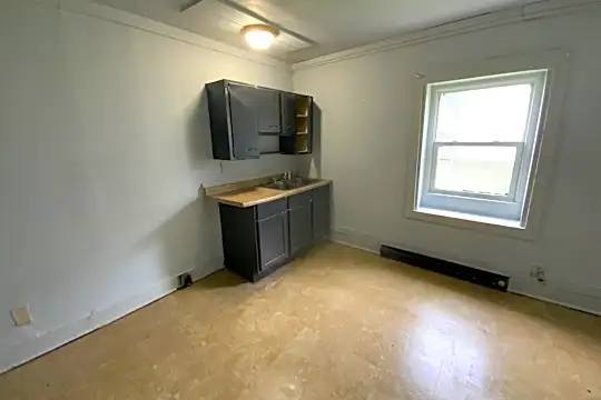 602 Bryan Ave Photo 2