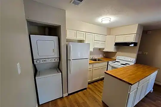 9815 Walnut St #H-304 Photo 1
