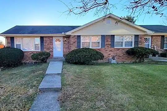 404 Chapman Ct #A Photo 2