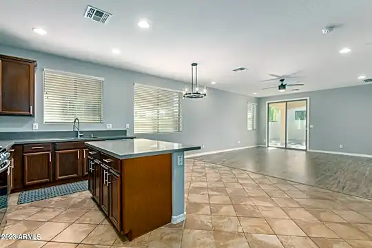 2233 W Calle Marita Photo 2