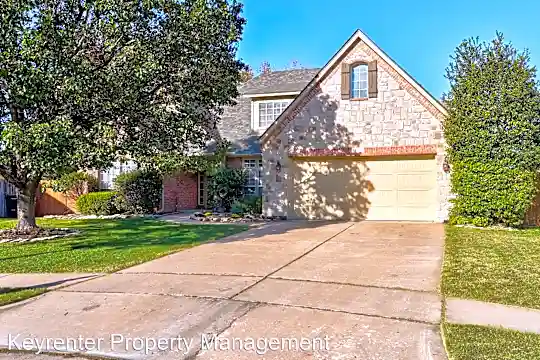 1016 S Cypress Ave Photo 1